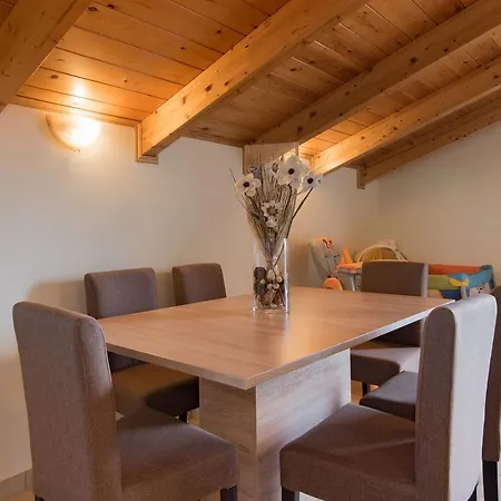Mitros Apartmán *